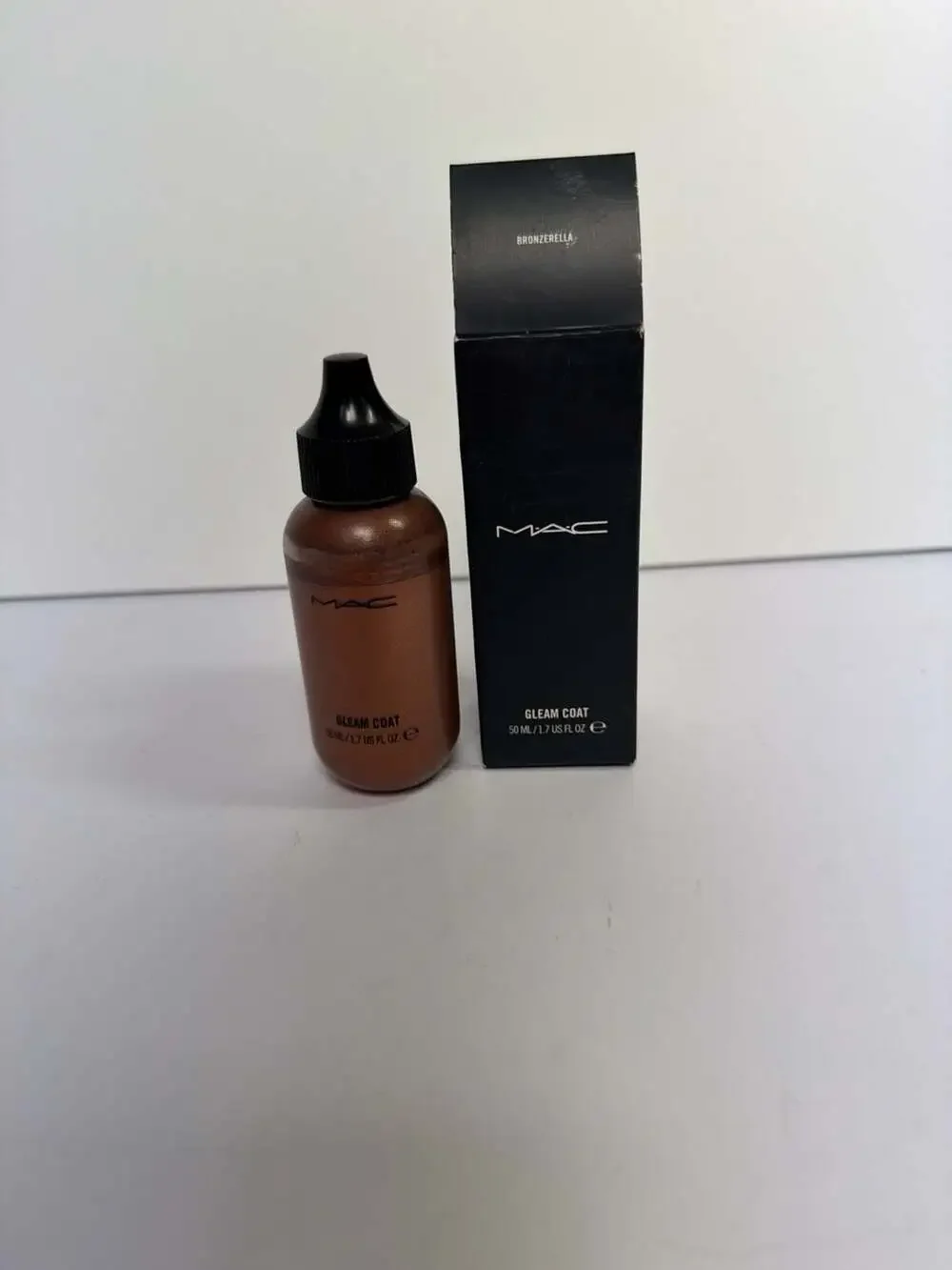 MAC Gleam Coat Bronzerella Liquid Face and Body Bronzer 50ml / 1.7 fl oz NEW‎